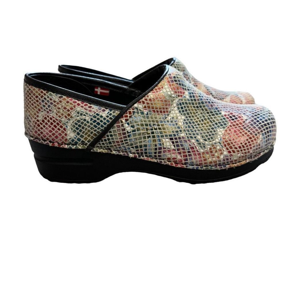 NWOT Sanita Women's Original Professional Clog size 38